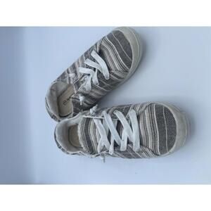 Magellan Outdoors Womens 8B Textile Upper Sneakers